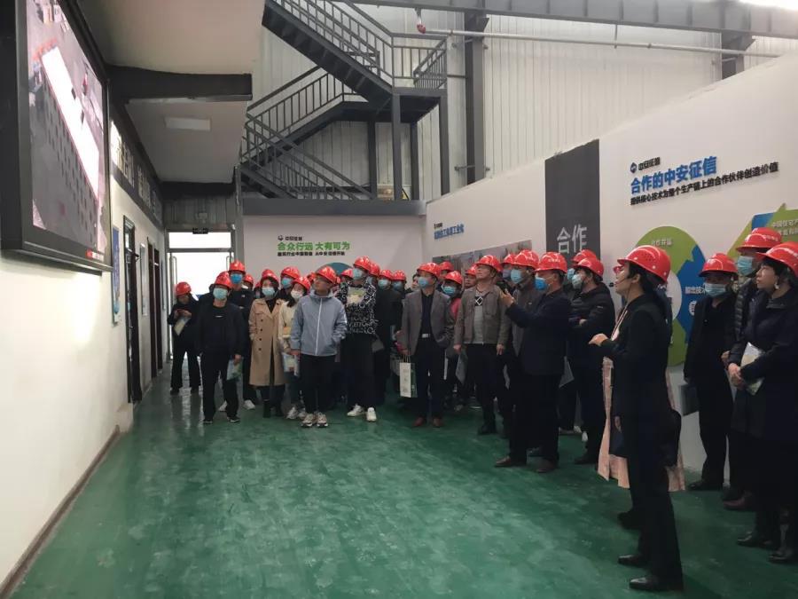 市住建局領導、行業(yè)專家及企業(yè)代表一行蒞臨我公司觀摩交流
